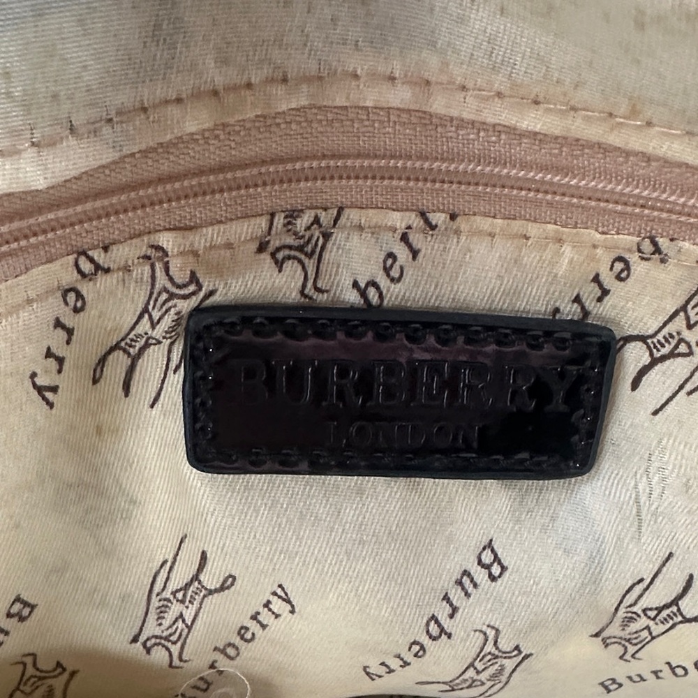 Burberry Tan Check Tote with Black Patent Trim - Picture 2 of 4